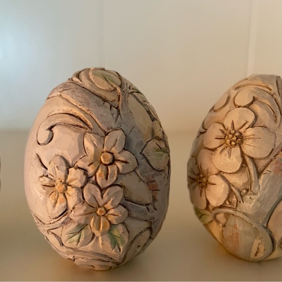 Jim Shore “Follow Your Path” White Woodland Easter Basket with Eggs - Picture 15 of 16